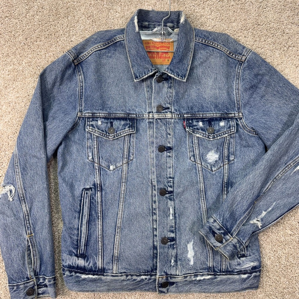 Levi's Jacket Mens Small 72334-0583 Denim Trucker Blue Distressed EUC